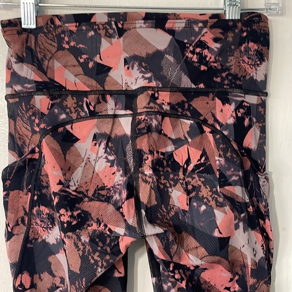 Lululemon speed up tight leggings 24” - Picture 8 of 9